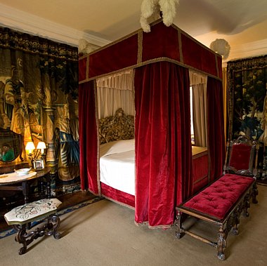 tapestry bedroom guillaume de laubier